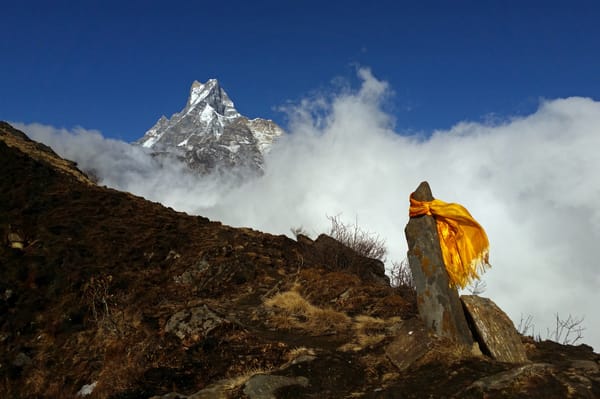 Тропа Mardi Himal с видом на Мачапучаре в Непале